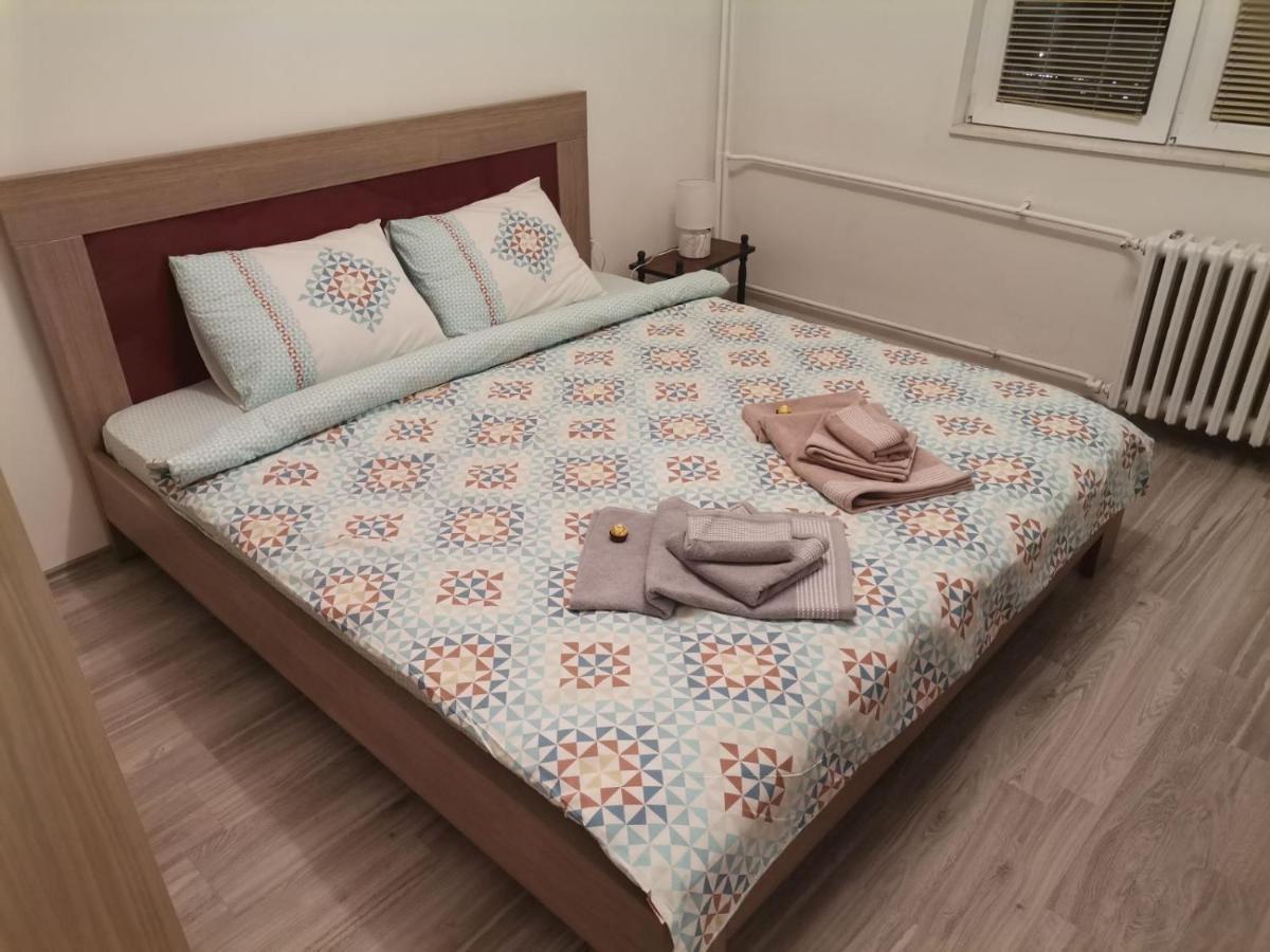 Calla 1 - Modern & Cozy Main Square Apartment In The City Shopping Center - Parking Slot With Parking Security Skopje Esterno foto