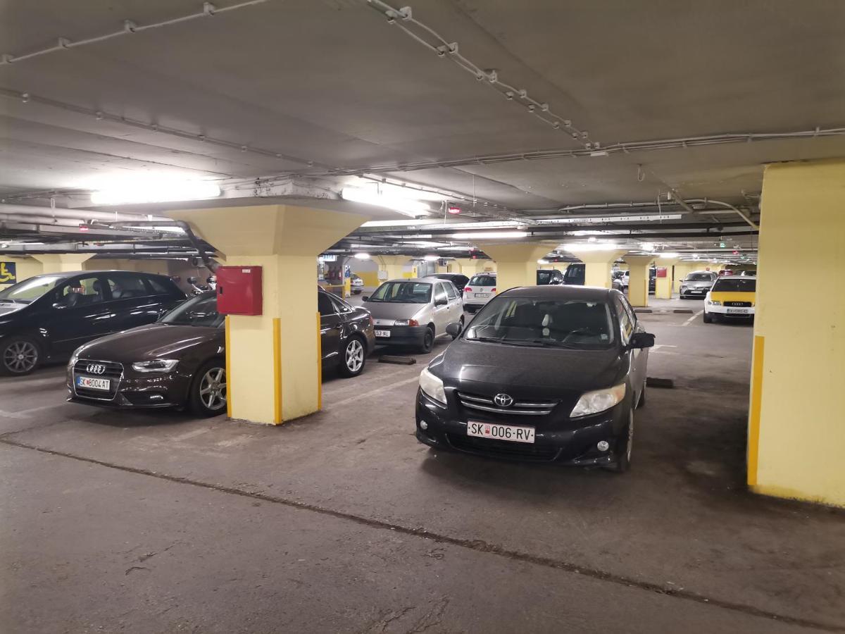 Calla 1 - Modern & Cozy Main Square Apartment In The City Shopping Center - Parking Slot With Parking Security Skopje Esterno foto