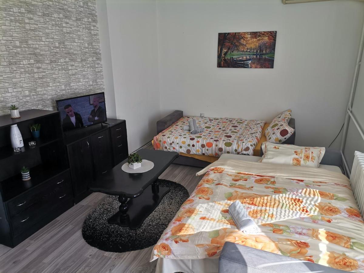 Calla 1 - Modern & Cozy Main Square Apartment In The City Shopping Center - Parking Slot With Parking Security Skopje Esterno foto