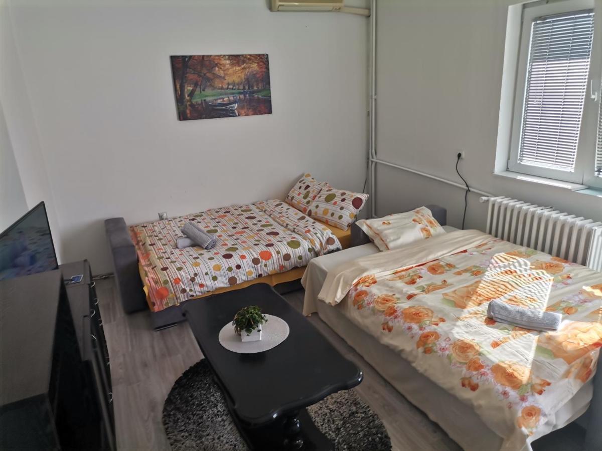 Calla 1 - Modern & Cozy Main Square Apartment In The City Shopping Center - Parking Slot With Parking Security Skopje Esterno foto